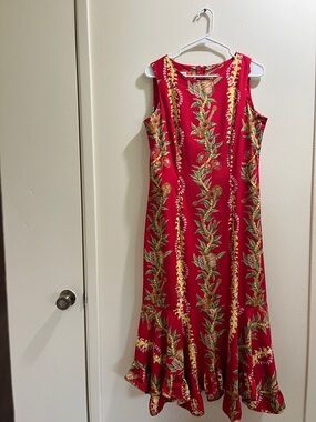 Womens Holomu’u Dress for performing the Hula & Luau  activities (12)